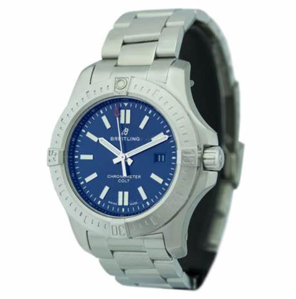 The male fake watch has blue dial.